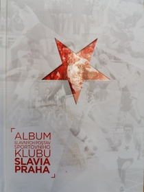 Album slavných postav sportovního klubu Slavia Praha (2014)