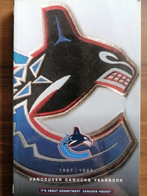 Vancouver Canucks - Yearbook 1997-1998