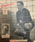 Stadión: Brankář Dukly Václav Pavlis byl vyznamenán (48/1958)